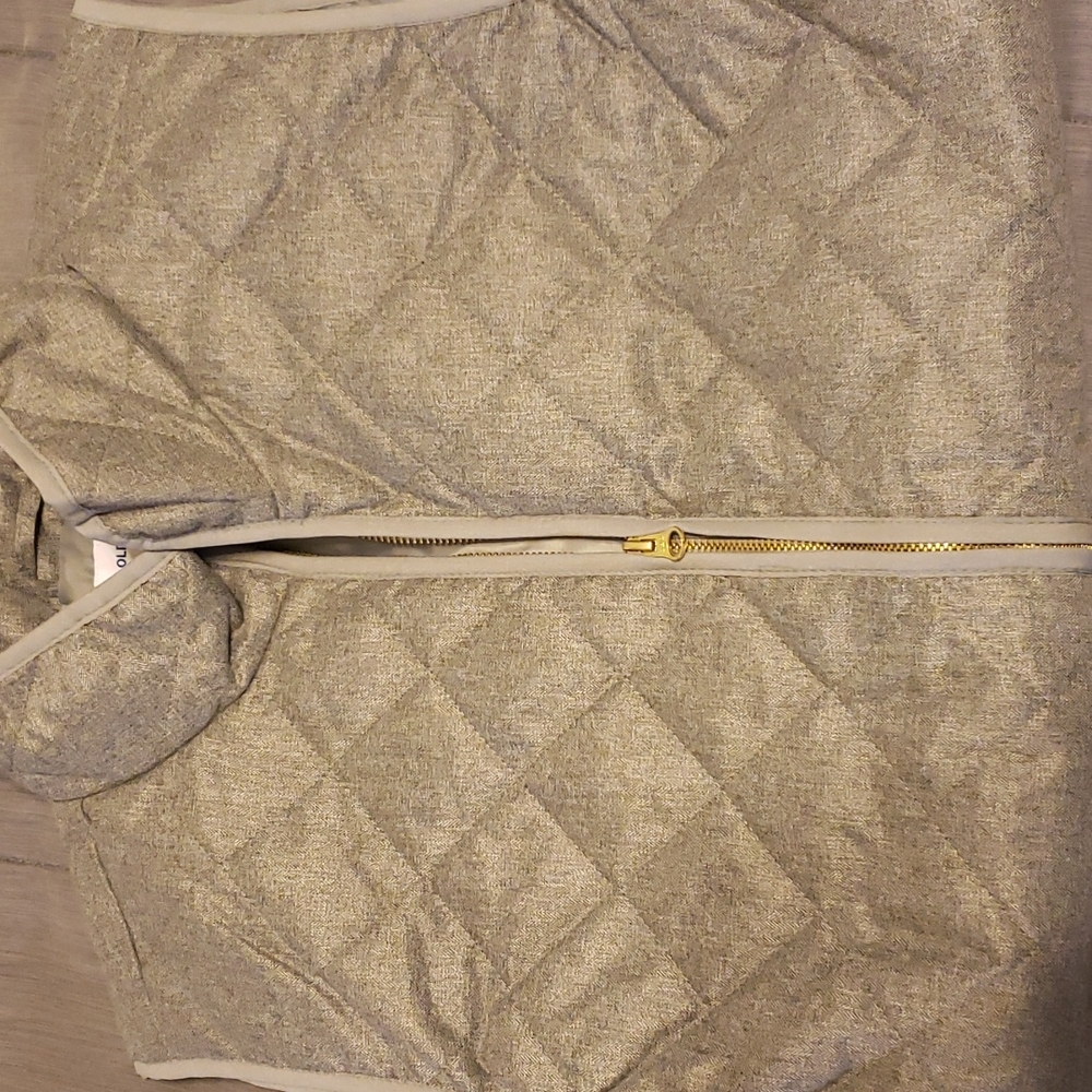 Gray Vest - Picture 4 of 6